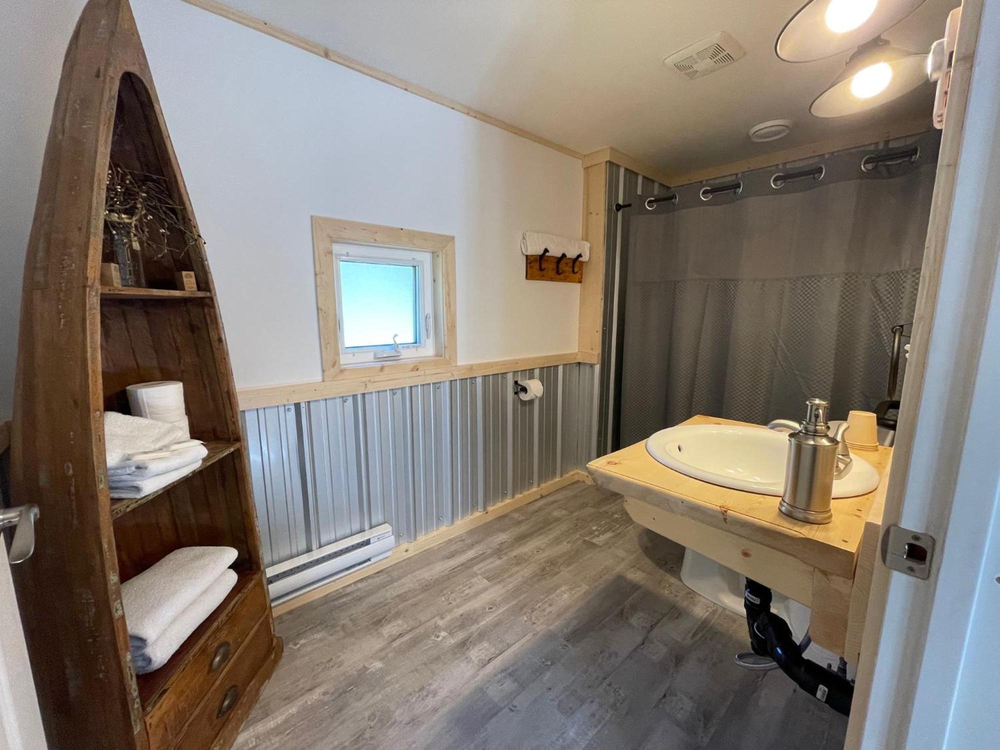 Mount Logan Ecolodge & Retreat Center 海恩斯章克申 外观 照片