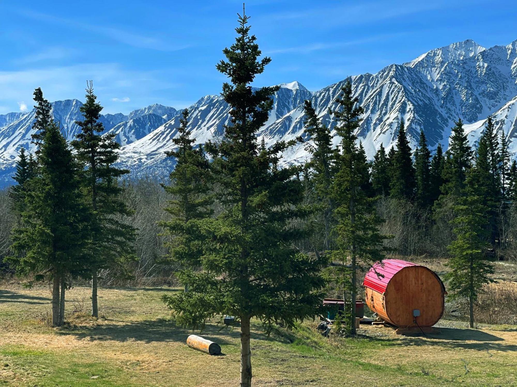 Mount Logan Ecolodge & Retreat Center 海恩斯章克申 外观 照片