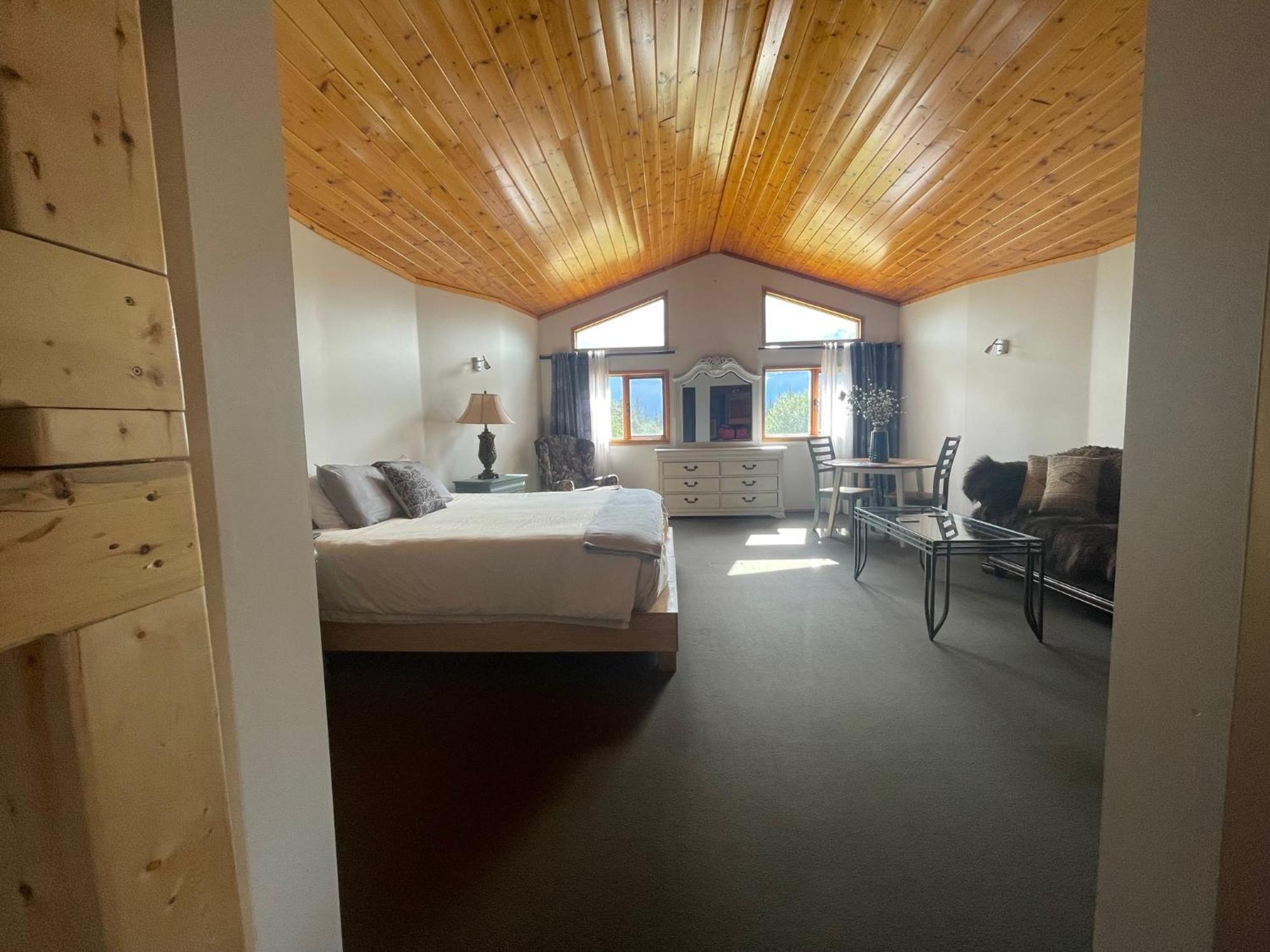 Mount Logan Ecolodge & Retreat Center 海恩斯章克申 外观 照片