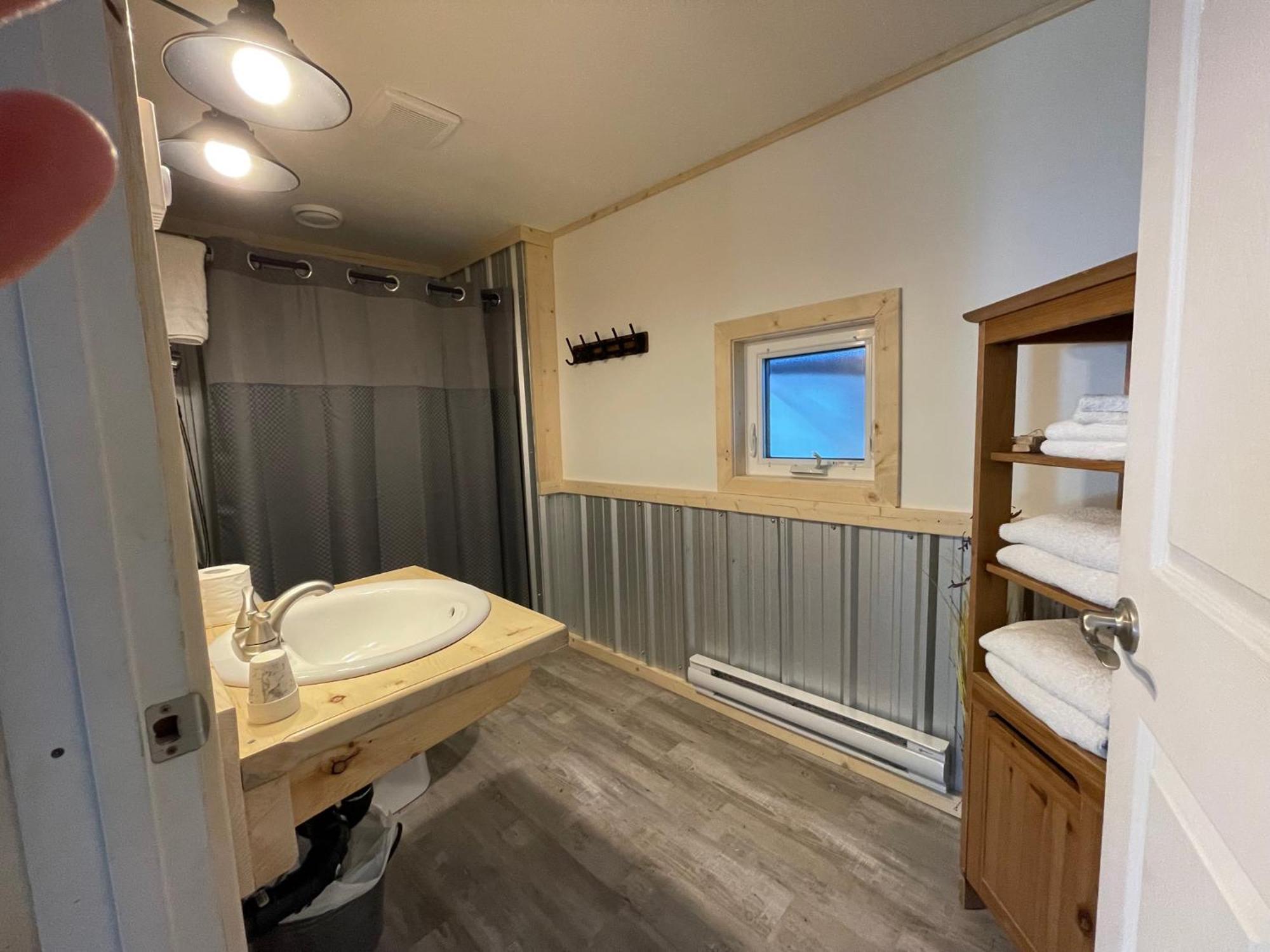 Mount Logan Ecolodge & Retreat Center 海恩斯章克申 外观 照片
